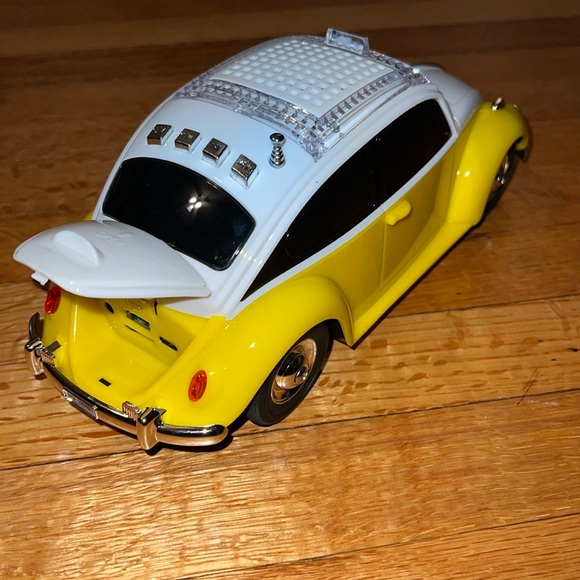 NIB - WIRELESS CAR BLUETOOTH SPEAKER - Picture 3 of 9